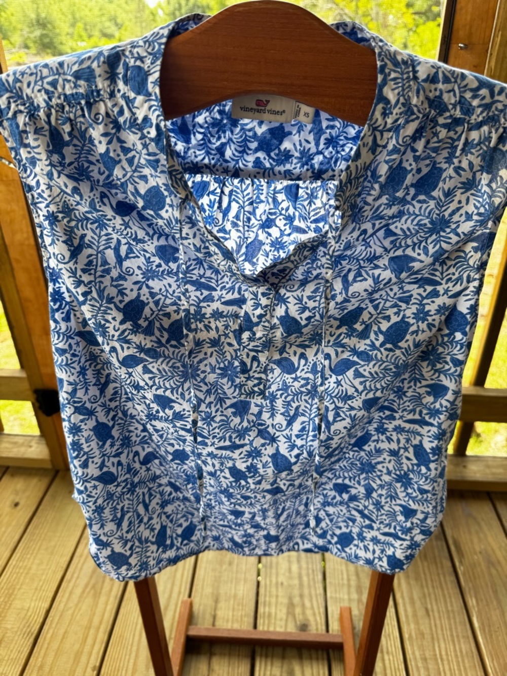 Vineyard Vines Blue and White Bird Print Sleeveless Top